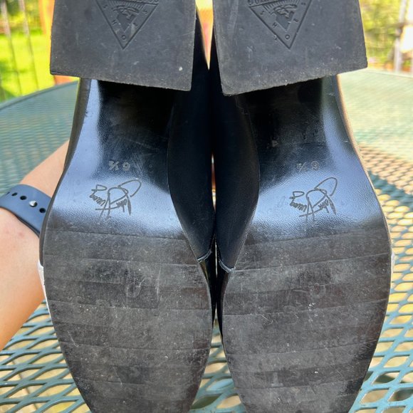 John Fluevog Gilda heels - matte white, patent black - size 6.5 made in Portugal - Picture 8 of 9